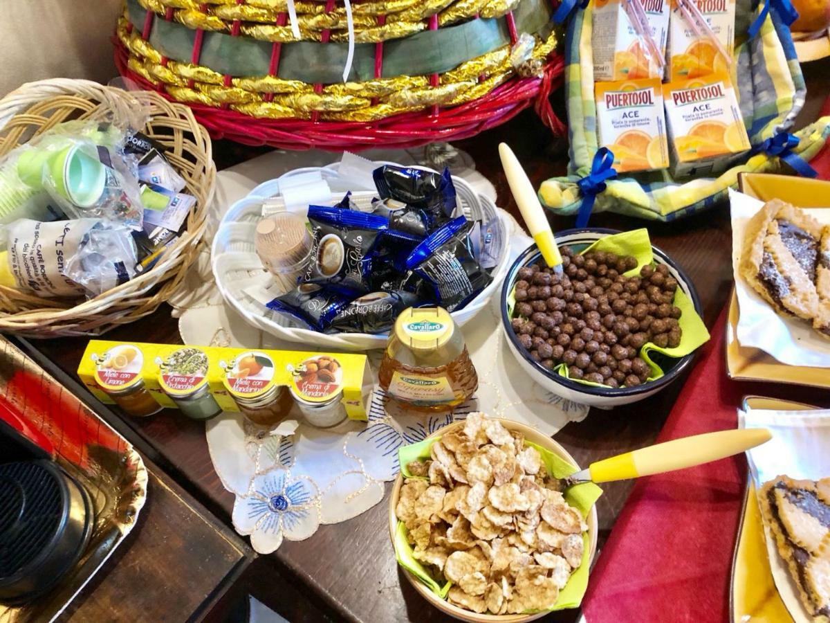 Agriturismo Sole Di Sicilia ランダッツォ エクステリア 写真