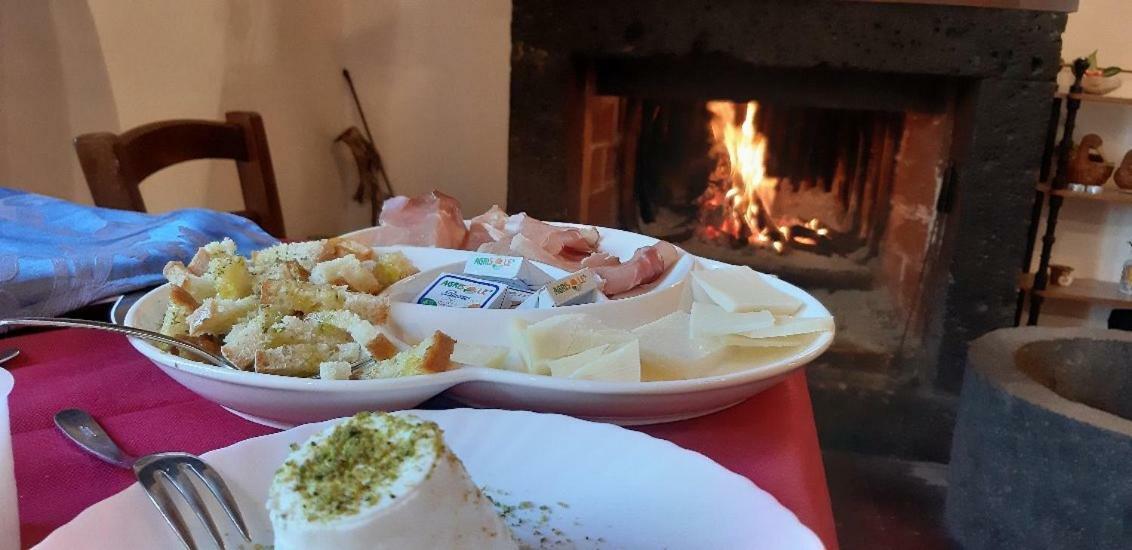 Agriturismo Sole Di Sicilia ランダッツォ エクステリア 写真